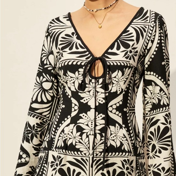 Commense Black and White Patterned Dress - Picture 4 of 10